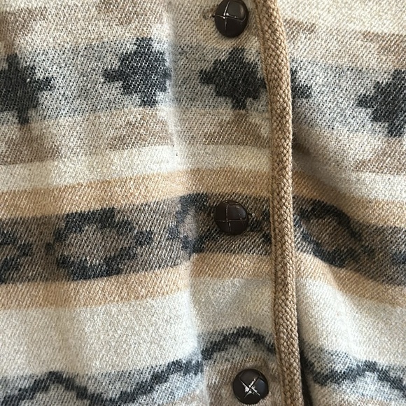 Top - Picture 4 of 14